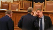 Парламентът гласува рокадата в кабинета в отсъствието на Симеонов, Борисов и Сидеров