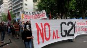 Хиляди демонстранти протестират по време на Г-20