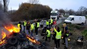 Белгийски телевизионен екип бе нападнат от протестиращи срещу цените на горивата