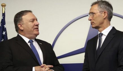 Държавният секретар Майк Помпейо и генералният секретар на НАТО Йенс Столтенберг