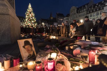 Бащата на стрелеца от Страсбург потвърди, че синът му е подкрепял Ислямска държава