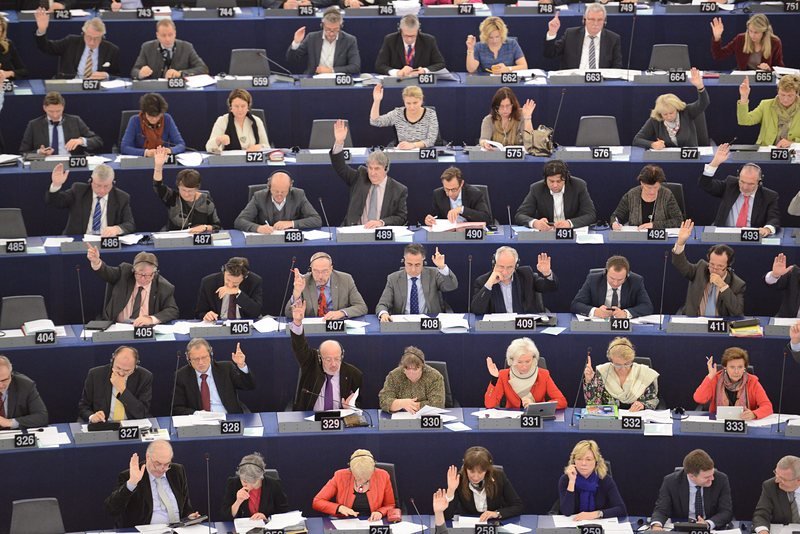 Евродепутатите призовават за въвеждането на хуманитарни визи за ЕС