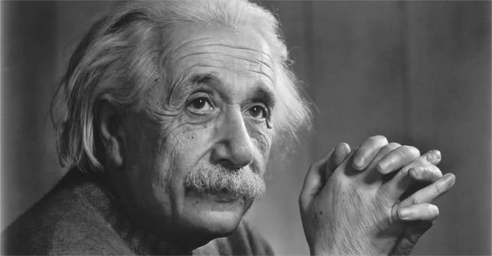 Писмо на Айнщайн, в което той определя "Бог", продадено за 2,4 милиона долара