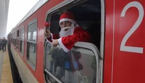 Дядо Коледа се качва на влака от Брусарци до Лом