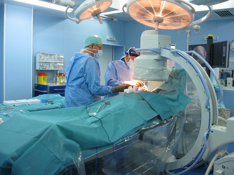 Лекари настояват НЗОК да спре финансирането на болници с опасно малко операции