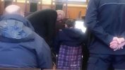 Миню Стайков в инвалидна количка пред съда