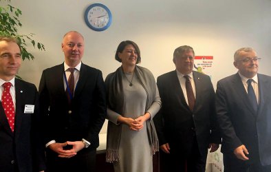 Еврокомисарят Виолета Булц се срещна с транспортните министри на България, Унгария, Литва и Полша преди утрешното гласуване в Европарламента на новите правила за автомобилните превози
