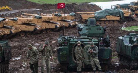 Турски войски по границата със Сирия
