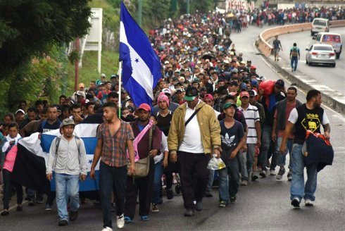 Нова колона хондураски мигранти пое към САЩ