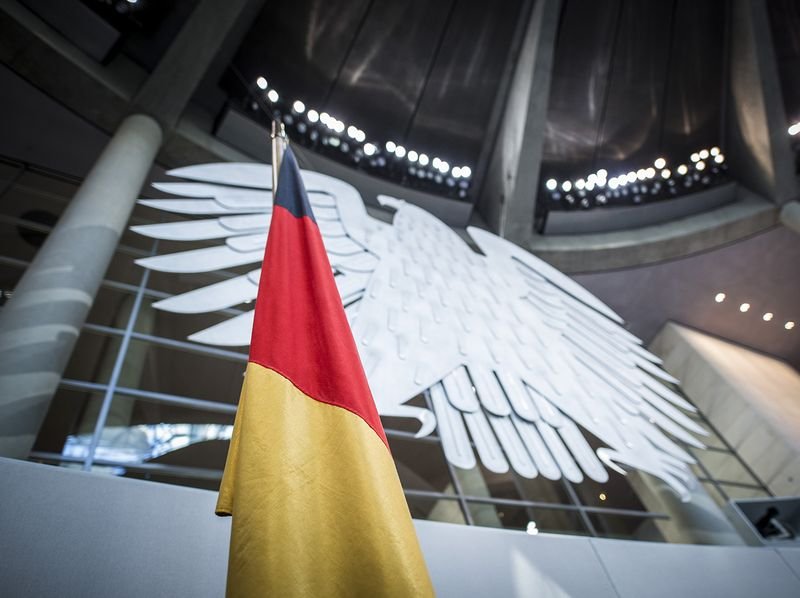 Полицията в Германия арестува 20-годишен мъж заради голямо хакерско проникване