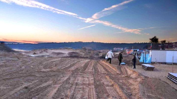 Изораните дюни край "Каваците" са били в имота на обвиняемия за унищожаването им