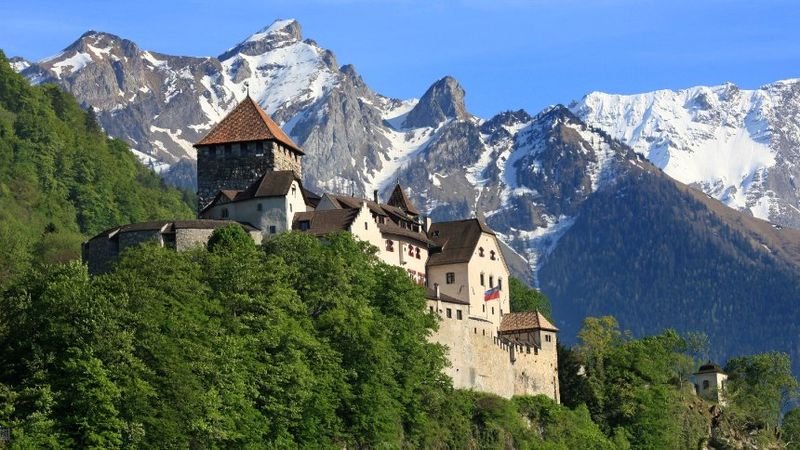 Лихтенщайн навършва 300 г. с изчистена лоша репутация на данъчен рай