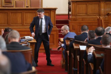 Данаил Кирилов в пленарната зала. Сн. БГНЕС