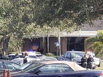 Млад мъж уби пет души в банков клон във Флорида