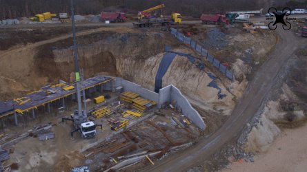 Строежът на курортен комплекс край Алепу, който ще е върху брегово укрепление