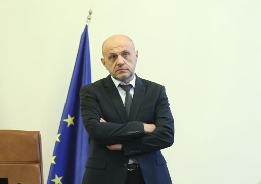 Дончев не изключва руски хибридни атаки за евроизборите