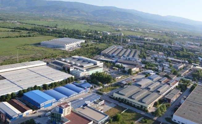 Икономиката на България - 67% услуги, 28% индустрия и 5% селско стопанство