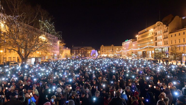 Протест във Варшава след убийството на кмета на Гданск