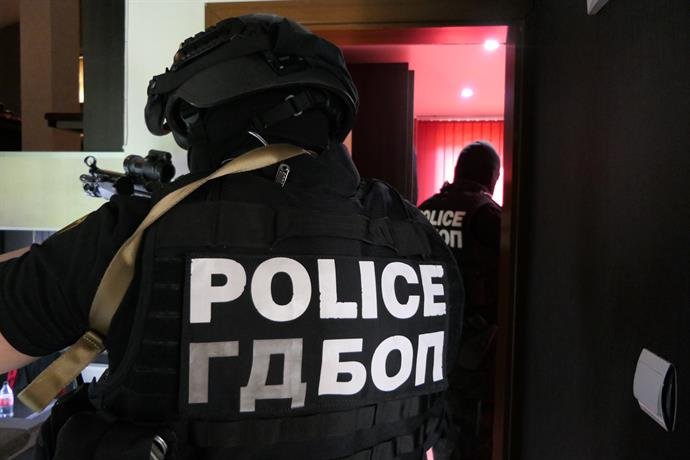 ДАНС и ГДБОП арестуваха над 10 души в Благоевград