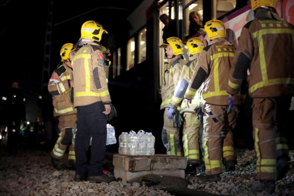 Една жена загина, а четирима са тежко ранени след влакова катастрофа в Испания