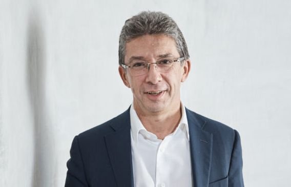 Андре Каланцопулос, главен изпълнителен директор на Филип Морис Интернешънъл