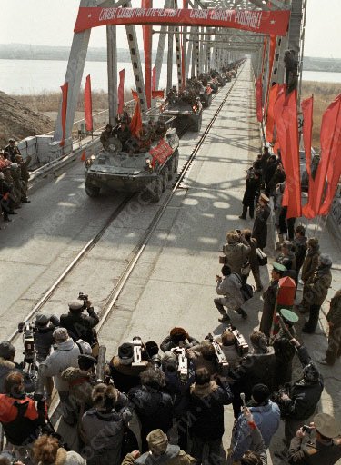 13 години по-късно Москва се опитва да реабилитира интервенцията си в Афганистан