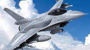 Новият F-16 вече "лети" към България