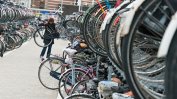 Холандия ще забрани мобилните телефони при каране на велосипед