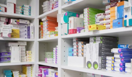 Държавата ще може да спира износа на дефицитни лекарства от юли