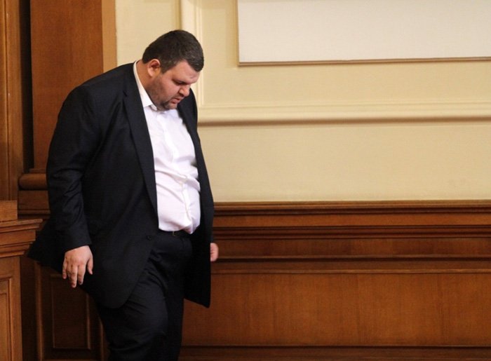 Делян Пеевски при едно от редките му стъпвания в парламента, архивна снимка БГНЕС