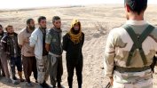 Последните джихадисти на "ИД" в Сирия трябва да избират между бягство и смърт