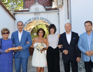 Цветанов и съпругата му кумуват на сватбата на Колева през 2016 г. Снимка: ГЕРБ