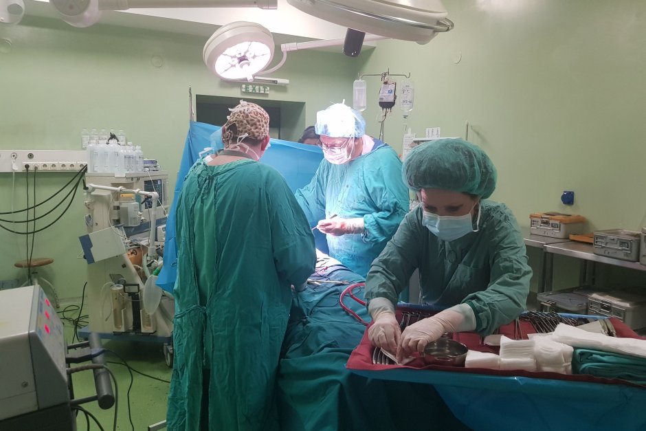 Лекари от "Пирогов" и Майчин дом спасиха бременна и бебето й след тежка катастрофа