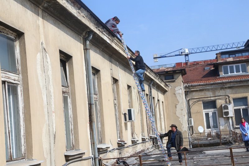 Започна ремонтът на покрива на Националната библиотека