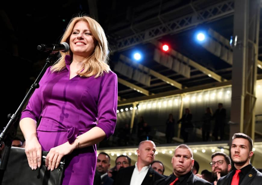 Либералният адвокат Зузана Чапутова ще е първата жена президент на Словакия