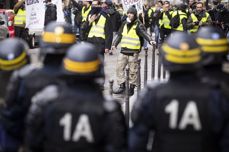 Френският Конституционен съвет прие едни и отхвърли други мерки срещу "жълтите жилетки"