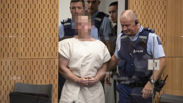 Новозеландският премиер отказва да произнася името на нападателя от Крайстчърч