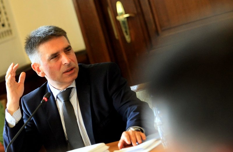 Данаил Кирилов по време на заседание на парламентарната правна комисия