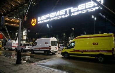 Аварийно кацналият в Москва самолет бил ударен от мълния