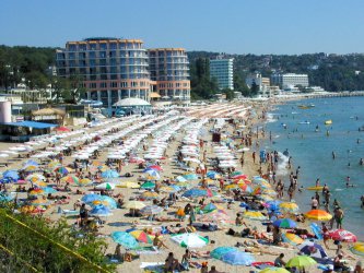 Общините ще връщат на хората надплатен данък за имоти в курортите