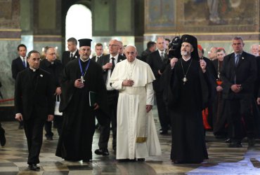 Папа Франциск се помоли в храма "Св. Александър Невски". Сн. popeinbulgaria.gov.bg