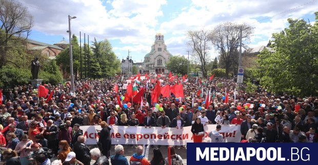 БСП събра над 20 000 души на традиционния първомайски митинг