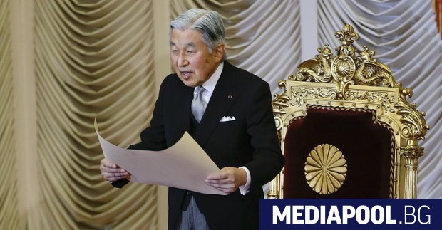 Японският император Акихито ще абдикира в полза на сина си