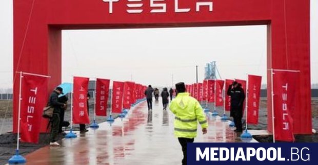 Роботакси без човек шофьор производство на Тесла ще излезе на