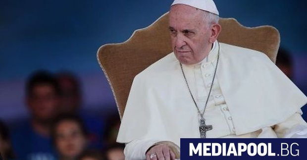 Главата на римокатолическата църква папа Франциск пристига на апостолическо пътуване