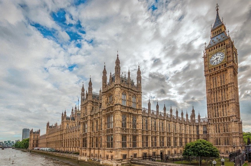 Британският парламент обяви екологично и климатично извънредно положение