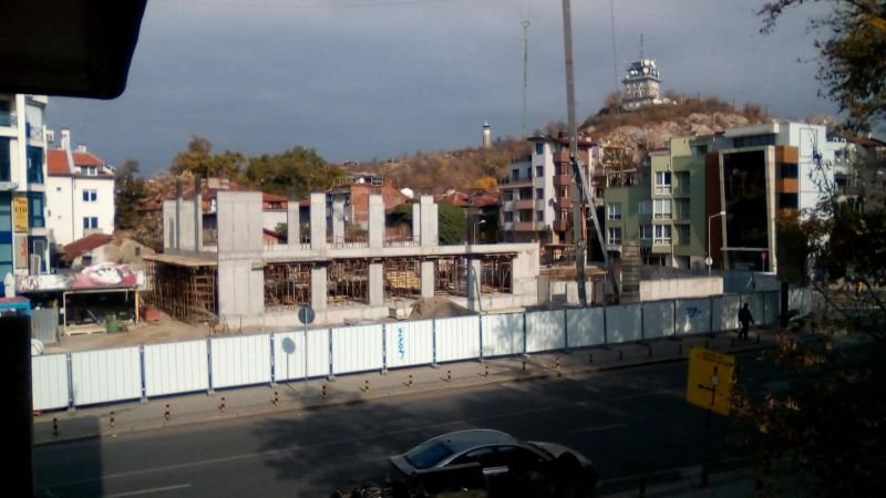 Новата градска галерия на Пловдив се строи по неизвестен на обществото проект сн. Под тепето