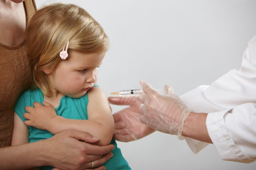 Издирени и имунизирани са над 7000 деца с пропуснати ваксини срещу морбили