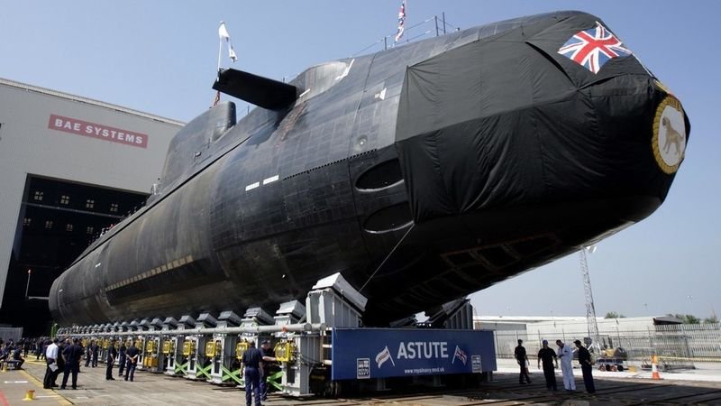 Британска корабостроителница за атомни подводници е евакуирана