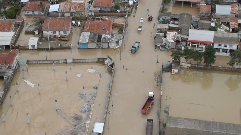 Броят на жертвите на наводненията в Иран стигна 76, нанесени са колосални щети